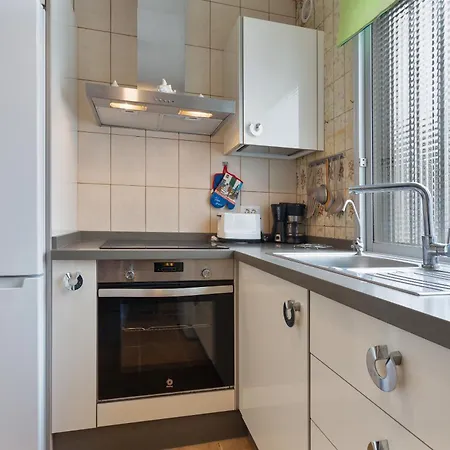 Un Guino Al Mar Puerto de la Cruz (Tenerife)