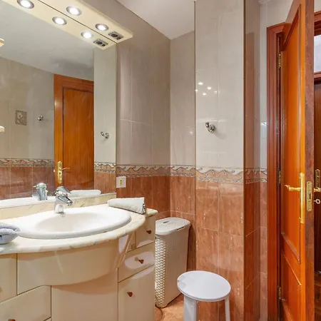 Un Guino Al Mar Apartament *